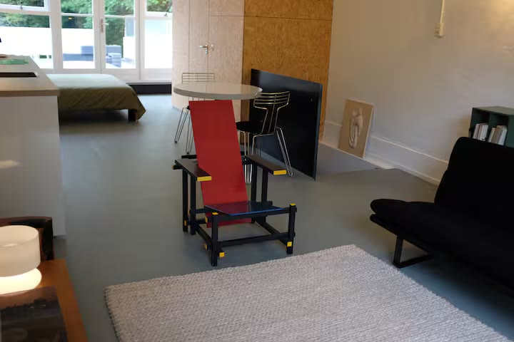 Woonruimte met designmeubilair